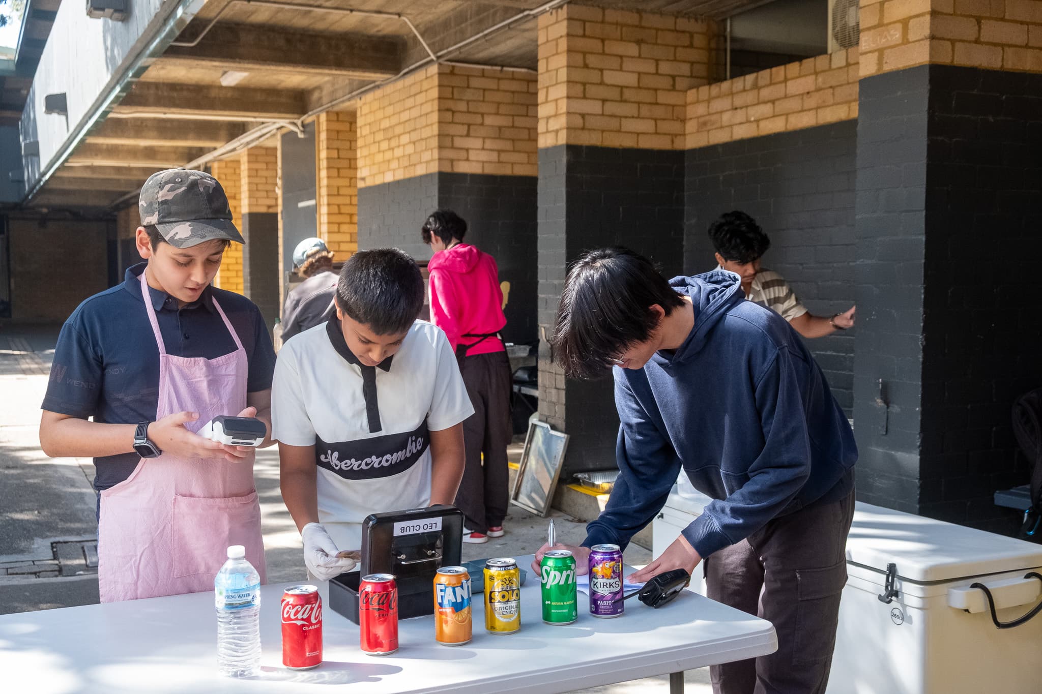 Baulko Leos volunteering at BBQ